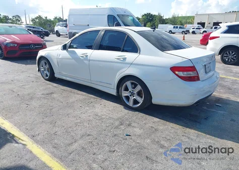 2010 Mercedes-Benz C 300 Luxury/Sport из США, поврежденный, VIN WDDGF5EB6AF431094